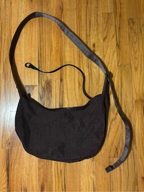 Baggu Chocolate Plum Medium Crescent